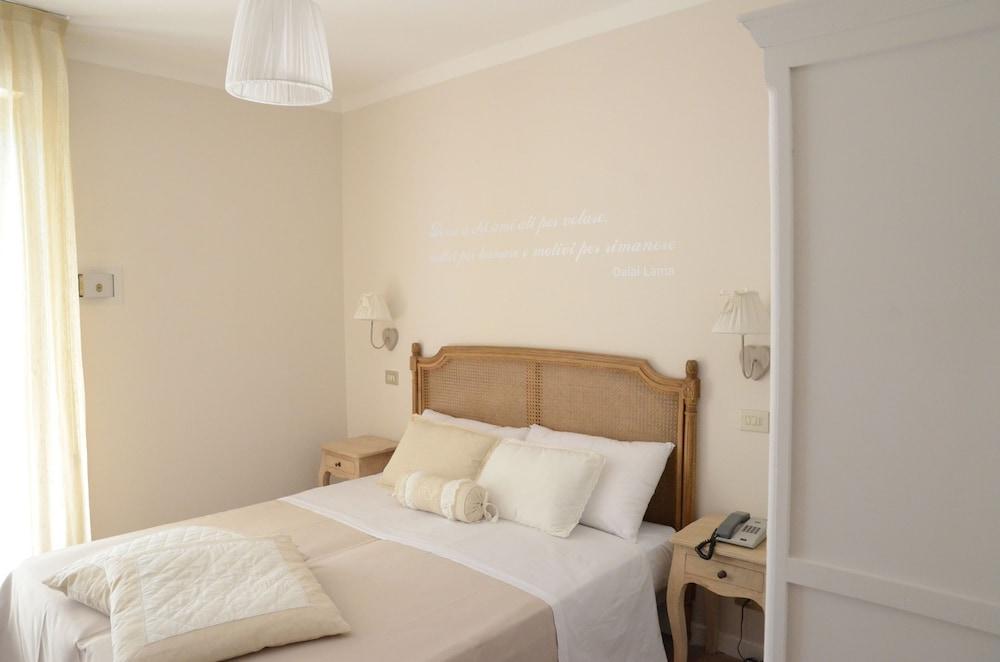 Hotel Monique Cervia Bagian luar foto