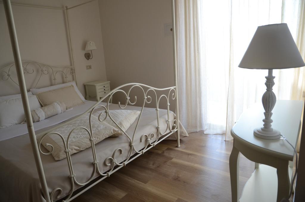 Hotel Monique Cervia Bagian luar foto