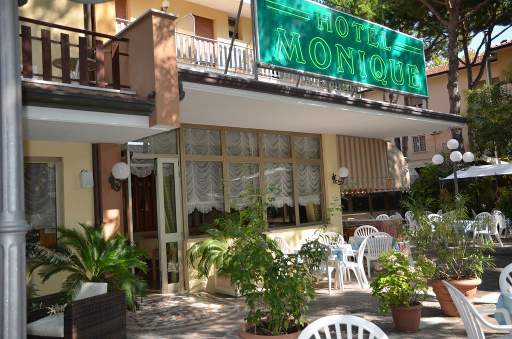 Hotel Monique Cervia Bagian luar foto