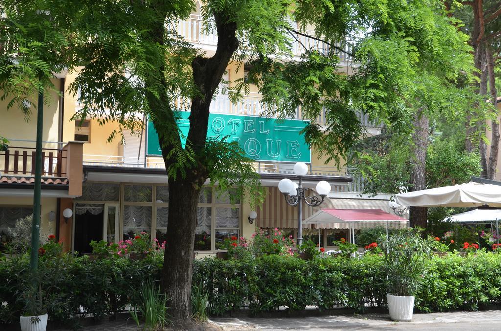 Hotel Monique Cervia Bagian luar foto